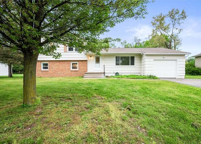Property at 424 Marsdale Ct, Webster, NY 14580, 4 beds, 2.5 baths