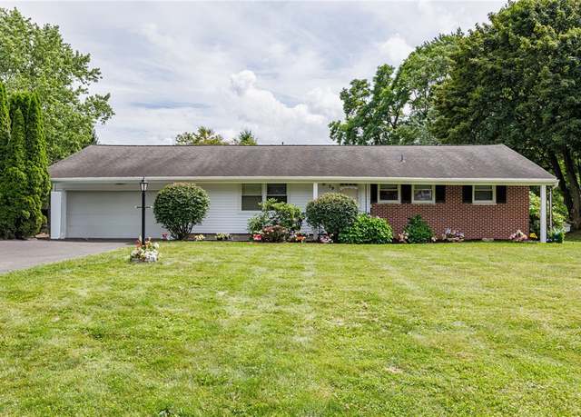 Property at 59 Longsworth Dr, Penfield, NY 14625, 3 beds, 2.5 baths