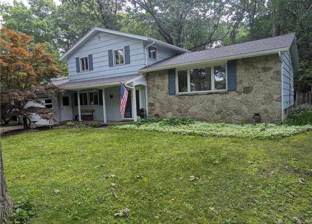 Property at 696 Summit Dr, Webster, NY 14580, 3 beds, 1.5 baths