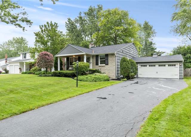 Property at 111 Parkledge Dr, Amherst, NY 14226, 4 beds, 2 baths