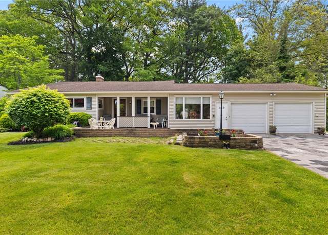 Property at 529 Backus Rd, Webster, NY 14580, 4 beds, 2 baths
