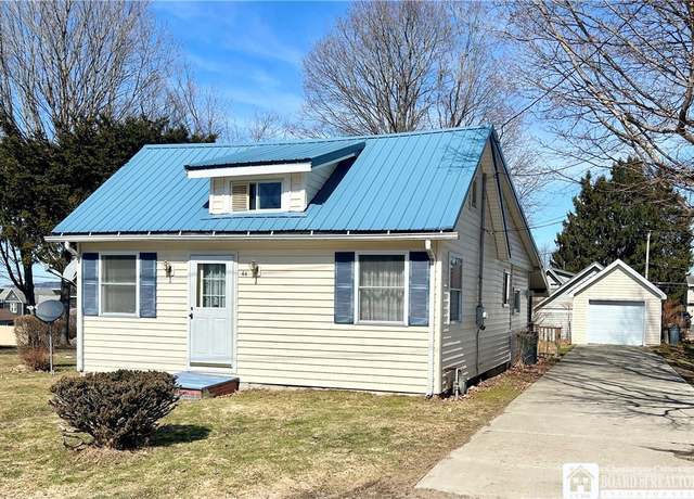 Property at 44 W 4th St, Ellicott, NY 14701, 3 beds, 1 bath