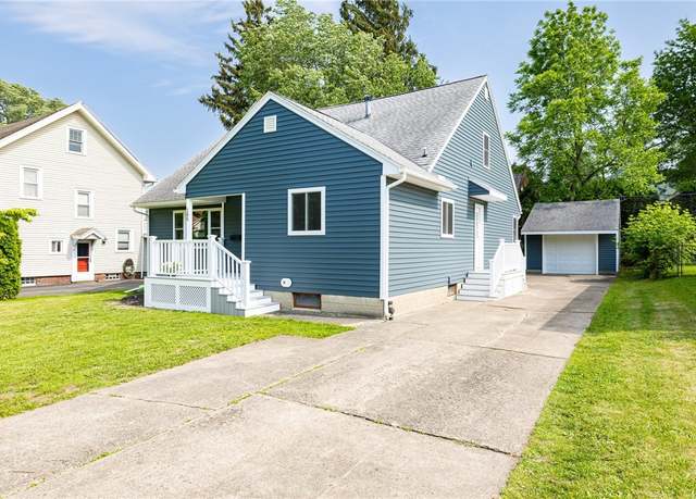 Property at 165 Culver Pkwy, Irondequoit, NY 14609, 5 beds, 3.5 baths