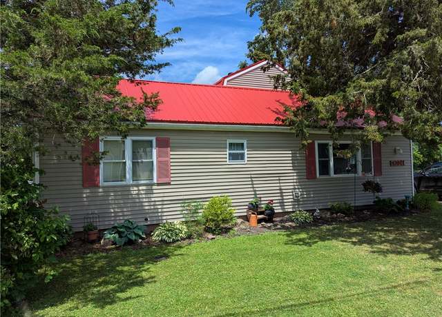 Property at 12941 Hillcrest Dr, Carlton, NY 14411, 2 beds, 1 bath