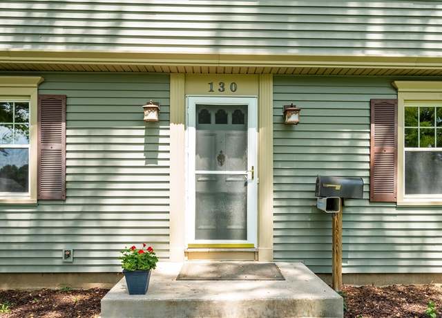 Property at 130 Thornton Rd, Irondequoit, NY 14617, 3 beds, 2 baths