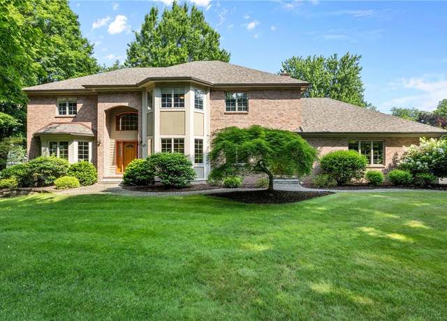 Property at 32 Valley Park Dr, Parma, NY 14559, 5 beds, 2.5 baths