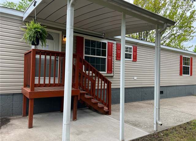 Property at 320 Oak Tree Dr, Hopewell, NY 14424, 3 beds, 2 baths