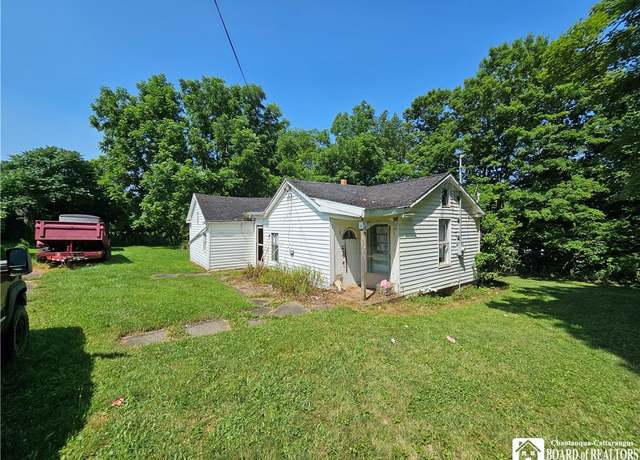 Property at 1493 Flanigan Rd, Hinsdale, NY 14743, 3 beds, 1 bath