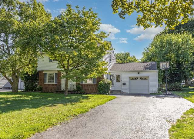 Property at 146 Cornwall Ln, Irondequoit, NY 14617, 3 beds, 2 baths
