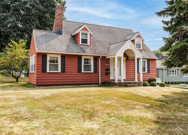 Property at 579 Lake Shore Blvd, Irondequoit, NY 14617, 3 beds, 1.5 baths