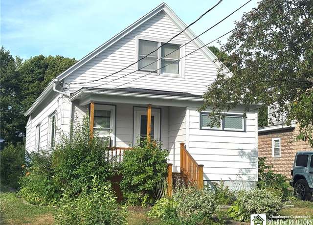 Property at 11 Elm St, Hanover, NY 14136, 3 beds, 1.5 baths