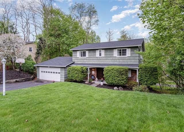 Property at 19 Ledgemont Dr, Perinton, NY 14450, 4 beds, 2.5 baths