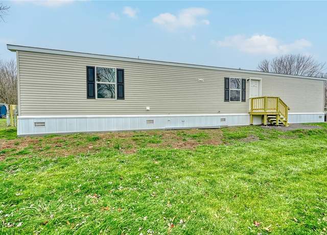 Property at 113 Winesap Ln, Ontario, NY 14519, 3 beds, 2 baths