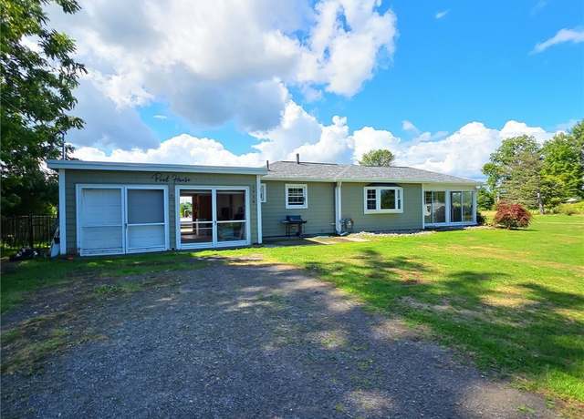 Property at 1719 Edgemere Dr, Greece, NY 14612, 1 bed, 1.5 baths