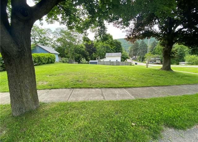 Property at 9 Elizabeth St, Naples, NY 14512