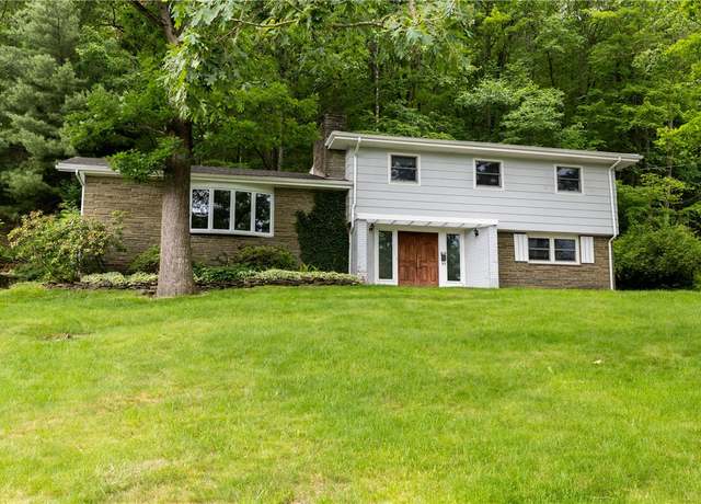 Property at 17 Highland Dr, Corning City, NY 14830, 4 beds, 2.5 baths