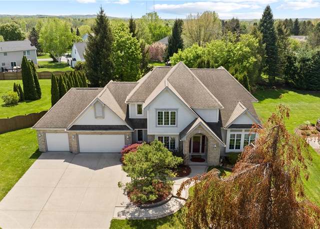Property at 23 Sunberry Dr, Perinton, NY 14526, 5 beds, 3.5 baths