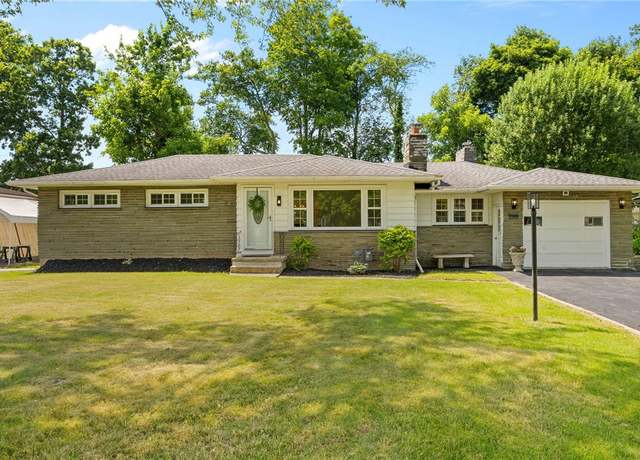 Property at 33 W Crest Dr, Gates, NY 14606, 3 beds, 1.5 baths