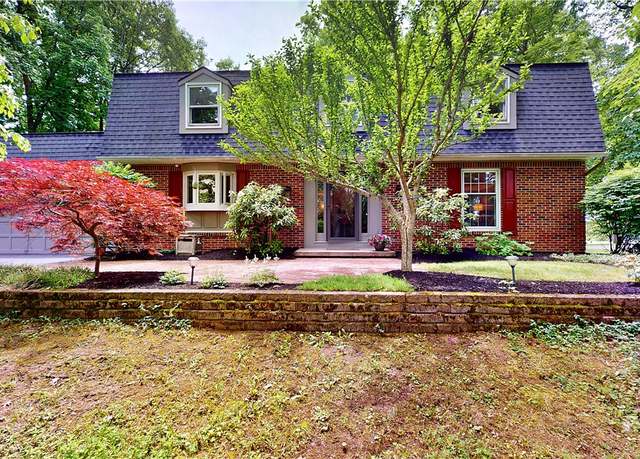 Property at 15 Alleyns Rise, Perinton, NY 14450, 4 beds, 2.5 baths