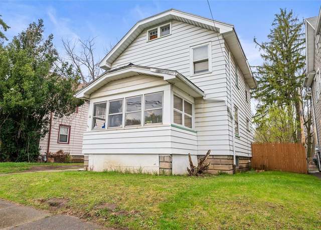 Property at 12 Willow St, Rochester, NY 14606, 3 beds, 1 bath