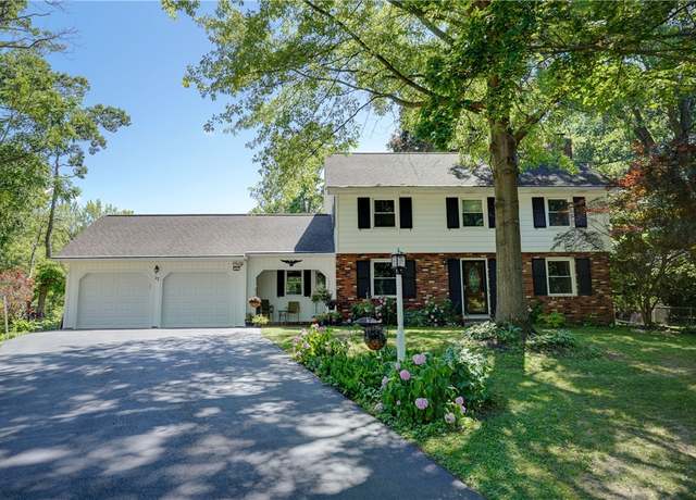 Property at 17 Brewster Ln, Chili, NY 14624, 4 beds, 2.5 baths