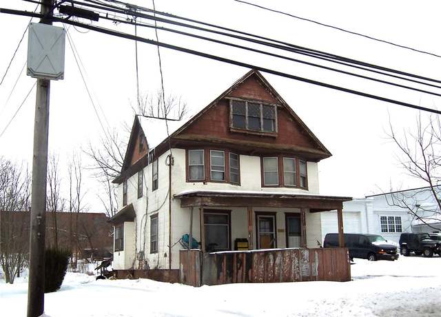 Property at 416 E Center St, Ridgeway, NY 14103, 3 beds, 3 baths