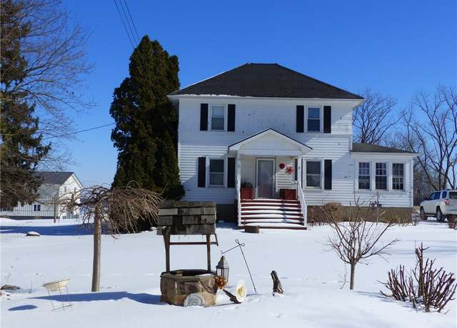 Property at 2135 County Road 8, Canandaigua Town, NY 14424, 3 beds, 1.5 baths