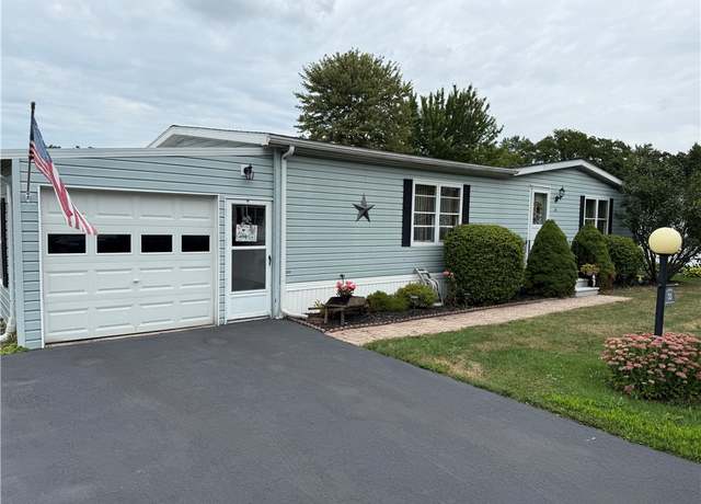 Property at 35 Hidden Meadows Dr, Bergen, NY 14416, 2 beds, 2 baths