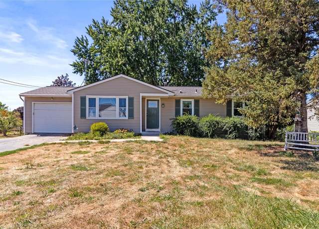 Property at 1168 Hook Rd, Farmington, NY 14425, 3 beds, 1 bath