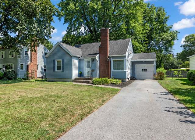 Property at 114 Clovercrest Dr, Brighton, NY 14618, 3 beds, 1 bath