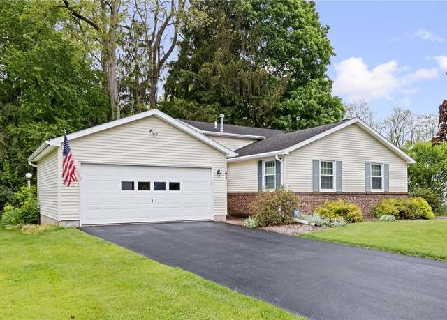 Property at 194 Citation Dr, Henrietta, NY 14467, 4 beds, 2 baths