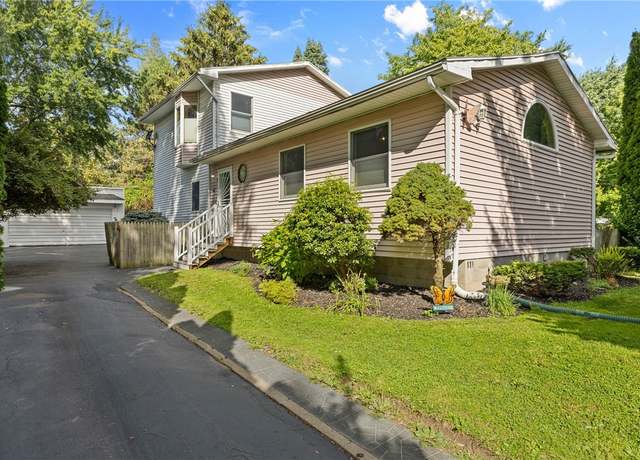 Property at 171 Pardee Rd, Irondequoit, NY 14609, 3 beds, 1 bath