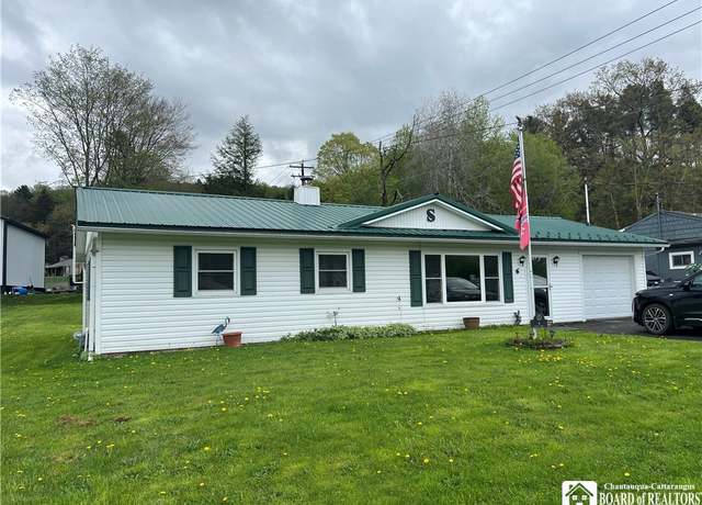 Property at 6 School St, Portville, NY 14770, 3 beds, 1 bath