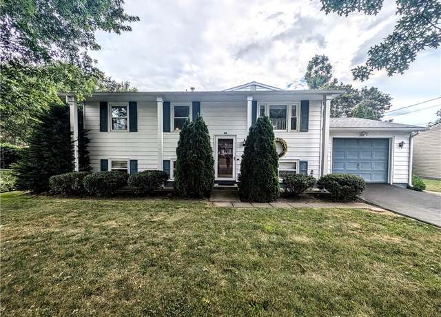 Property at 44 Crestview Dr E, Southport, NY 14871, 3 beds, 1.5 baths