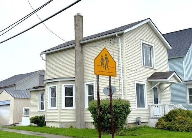 Property at 184 W 2nd St, Dunkirk-city, NY 14048, 3 beds, 1 bath