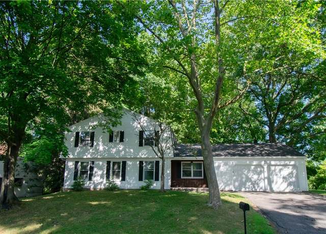 Property at 118 S Ridge Trl, Perinton, NY 14450, 4 beds, 2.5 baths
