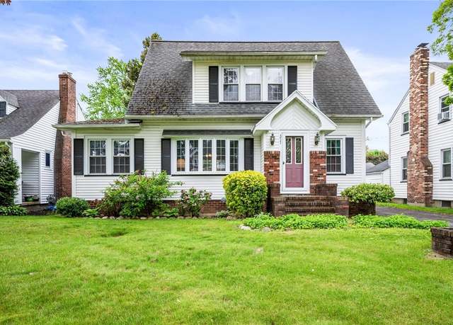 Property at 377 Winfield Rd, Irondequoit, NY 14622, 3 beds, 1.5 baths