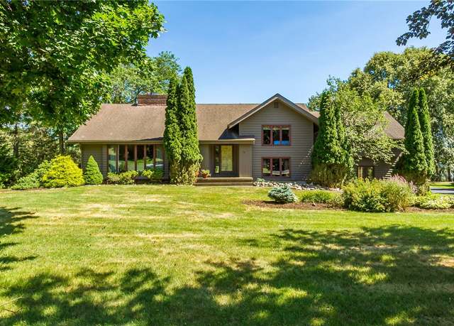 Property at 40 Drumlin View Dr, Mendon, NY 14506, 4 beds, 3.5 baths
