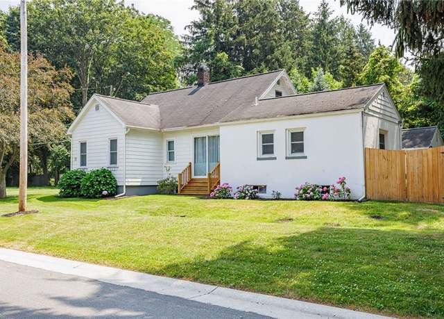 Property at 55 Curtice Park, Webster, NY 14580, 3 beds, 1.5 baths