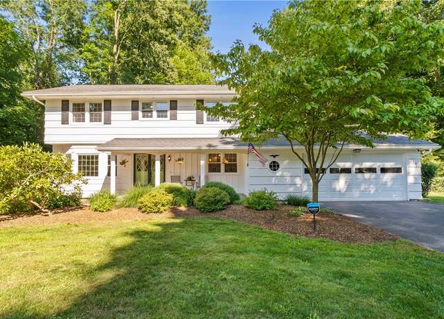 Property at 16 Oakwood Ln, Perinton, NY 14450, 4 beds, 2.5 baths