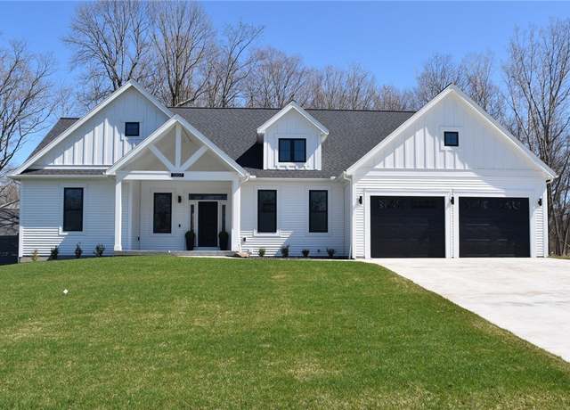 Property at 1207 Lake Point Dr, Webster, NY 14580, 3 beds, 2.5 baths