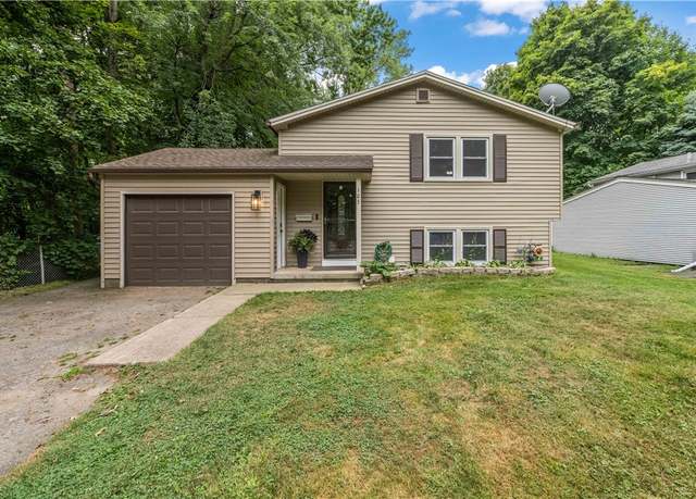 Property at 105 Lanark Cres, Rochester, NY 14609, 3 beds, 2 baths
