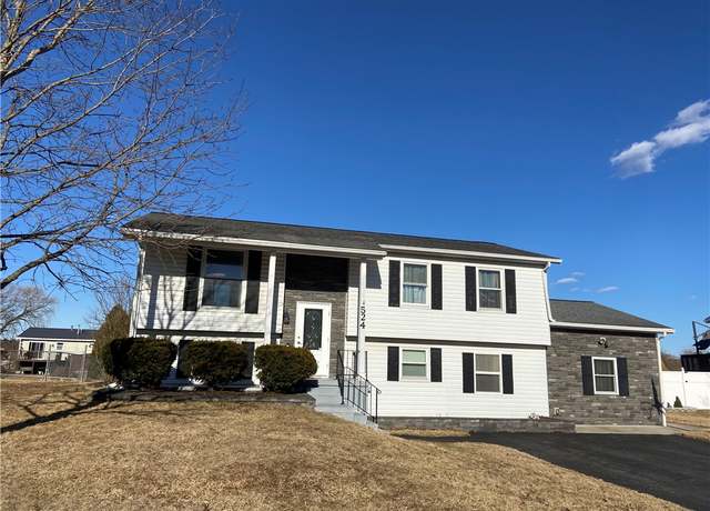 Property at 524 Meadowbrook Pkwy W, Horseheads, NY 14845, 5 beds, 2 baths
