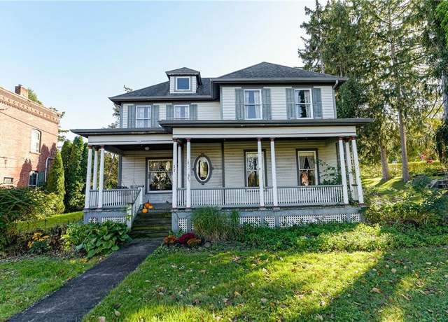 Property at 17 W Main St, Manchester, NY 14432, 4 beds, 1.5 baths