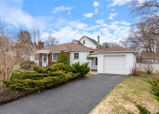 Property at 465 Laurelton Rd, Irondequoit, NY 14609, 2 beds, 1 bath