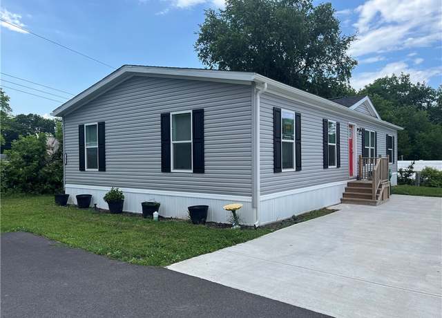 Property at 7 Skyway Dr, Penfield, NY 14625, 4 beds, 2 baths