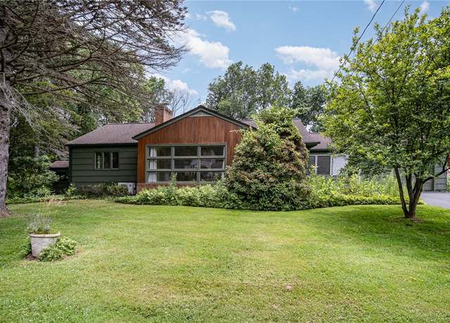 Property at 125 Country Ln, Penfield, NY 14526, 3 beds, 2 baths