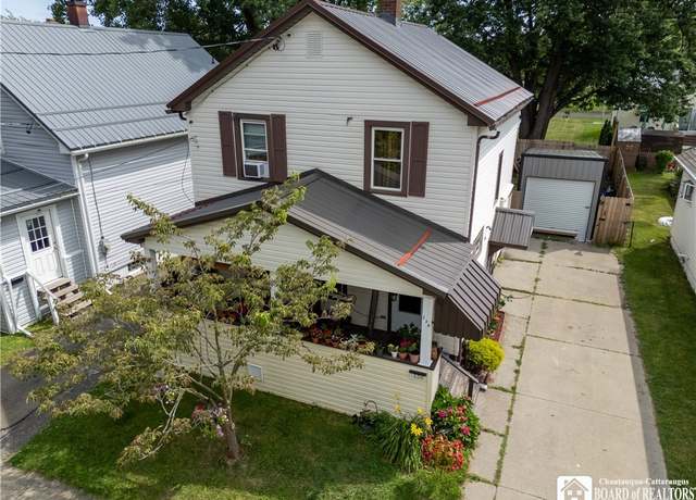 Property at 136 S Martin St, Dunkirk, NY 14048, 3 beds, 1 bath