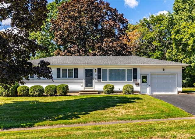 Property at 39 Rigney Ln, Greece, NY 14612, 3 beds, 1 bath