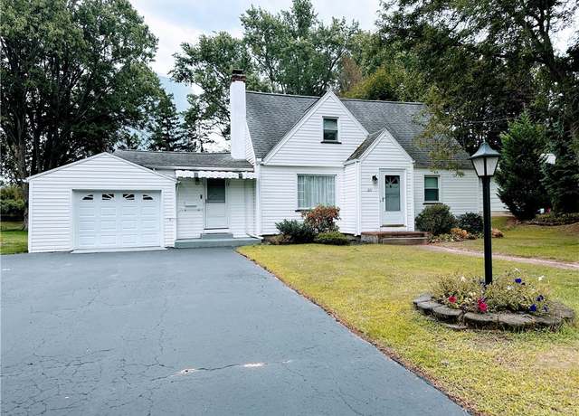 Property at 271 Chestnut Ridge Rd, Chili, NY 14624, 4 beds, 1.5 baths